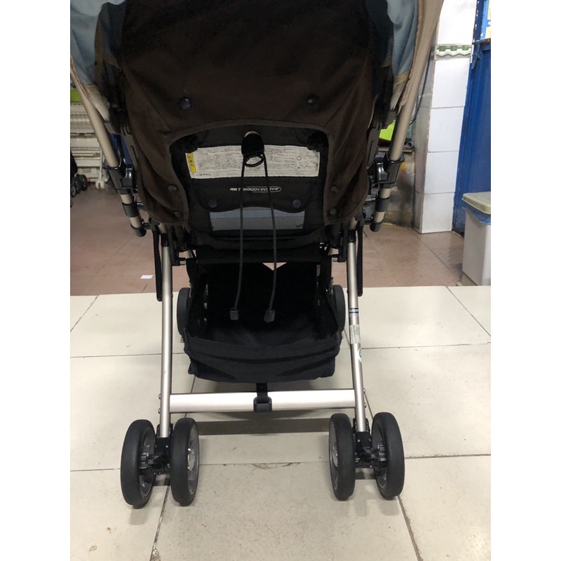 Xe đẩy 2 Chiều Cao Cấp Combi