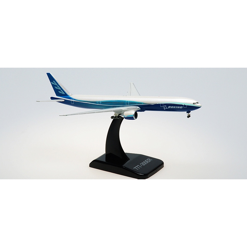 Mô Hình Nhân Vật Boeing 777-300ER Tỉ Lệ 1:500 Độc Đáo Sống Động