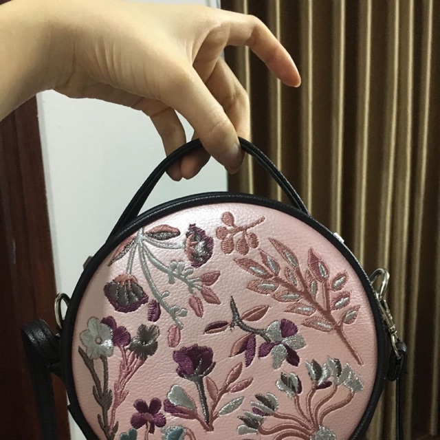 [pass] Túi xách tròn 2 mặt 2 màu đen hồng ngaos.offical