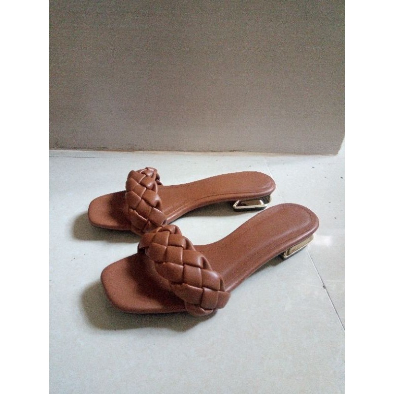 Guốc da nâu quai đan ngang gót mạ vàng cao 3 phân size 35-36