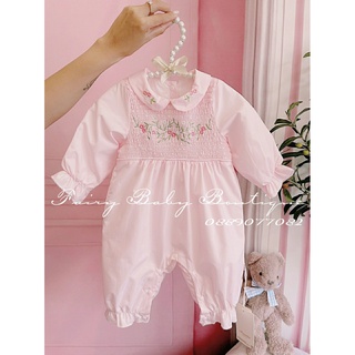 Bodysuit dài nhún ngực cổ lá sen thêu hoa - Hồng