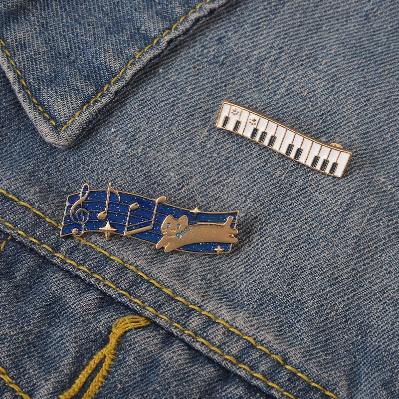 Huy Hiệu Cài Áo Hình Phím Đàn Piano Độc Đáo