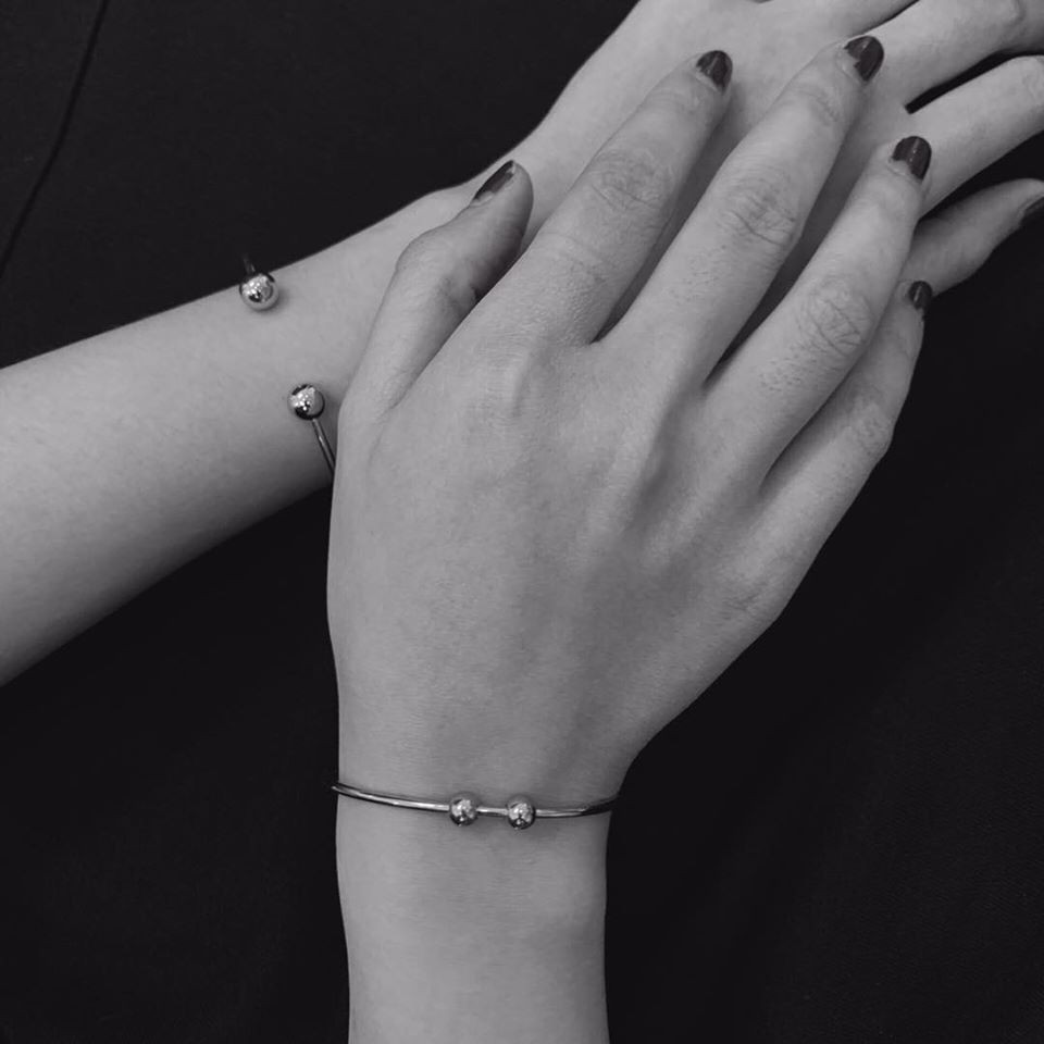 Vòng kiềng unisex thép titan