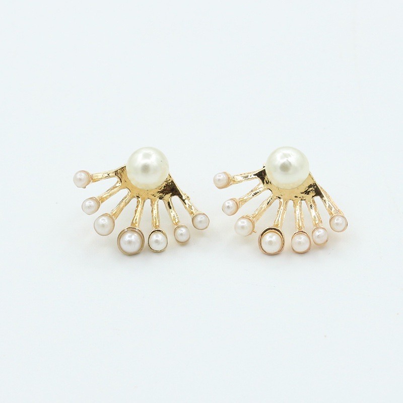 Bông tai kiểu cánh quạt xoè , đính châu nhân tạo