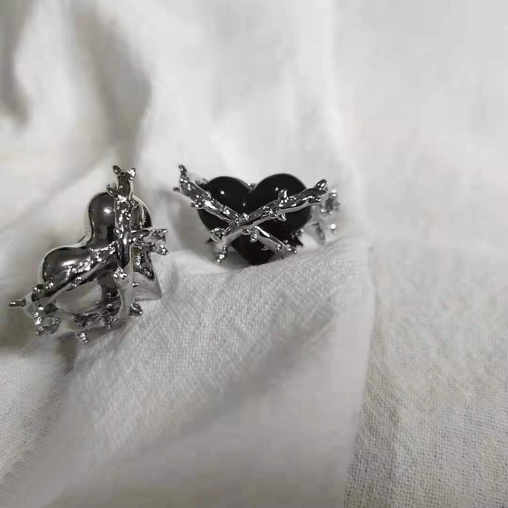 Nhẫn hở hình trái tim phong cách gothic có thể điều chỉnh kích thước cho nữ