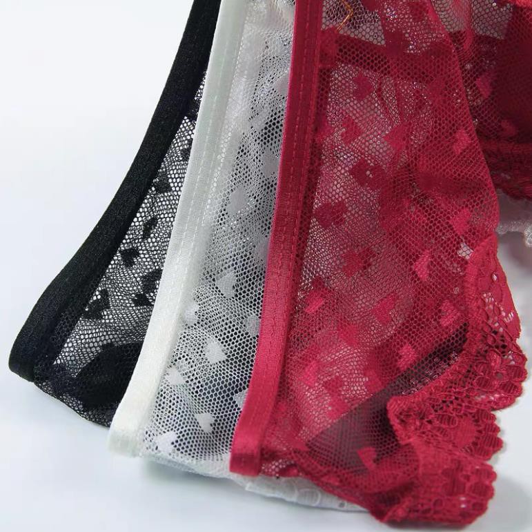 Quần lót ren lọt khe Vicky tim T03