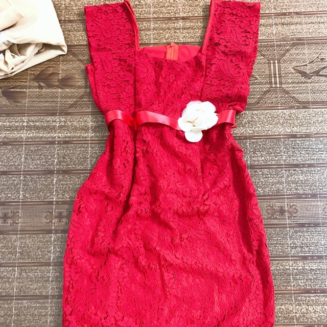 váy ren đỏ body