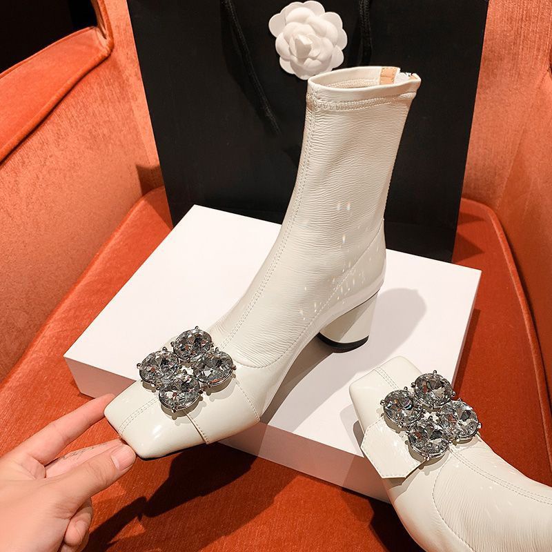 Giày Boots Mũi Vuông Đính Đá Thời Trang Cá Tính Cho Nữ