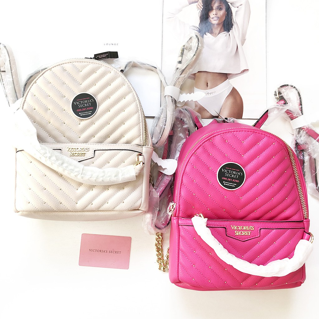 Balo mini hồng đậm chữ V có gắn bi nhỏ KT 21x23x8cm - Hàng nhập Victoria's Secret USA