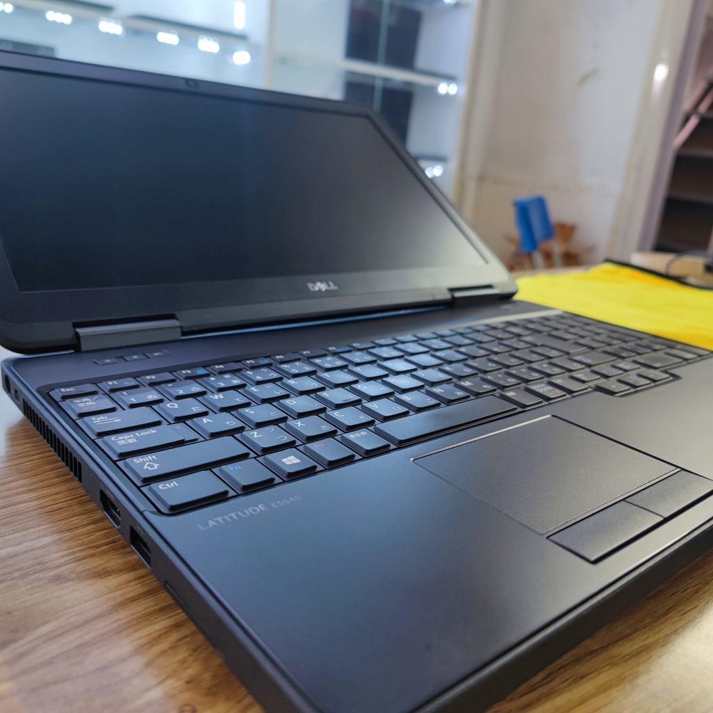 Laptop Dell Latitude E5540 dành riêng cho sinh viên học sinh, dân văn phòng, Core i3-4030u, ram 4GB ssd 120GB, màn 15.6'