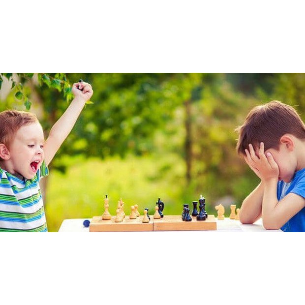 Bộ cờ vua năm châm, có thể gấp gọn ( 28 x 28 cm) đồ chơi thông minh cho bé - Loki Home