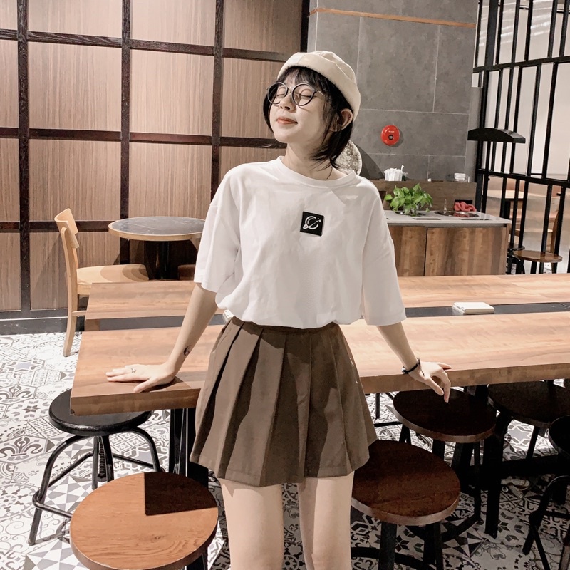 Chân váy ngắn xếp ly Tennis form chữ A xoè thêu chữ phong cách Ulzzang Hàn Quốc 3 màu đen trắng nâu - HOLOGRAM