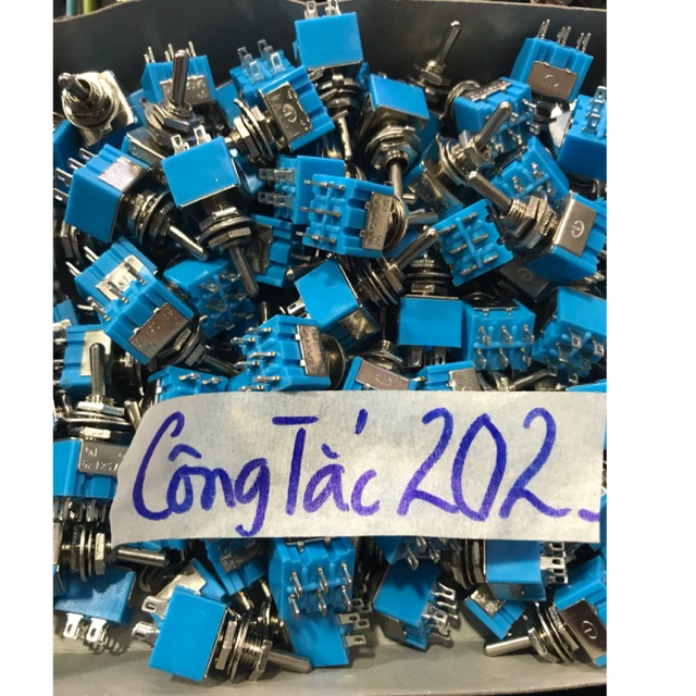 10 Công tắc gạt MTS 202 sắt 6 chân