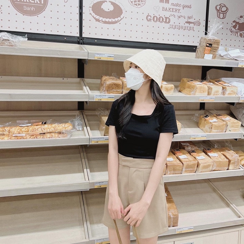 Áo Croptop Trơn Cổ Vuông