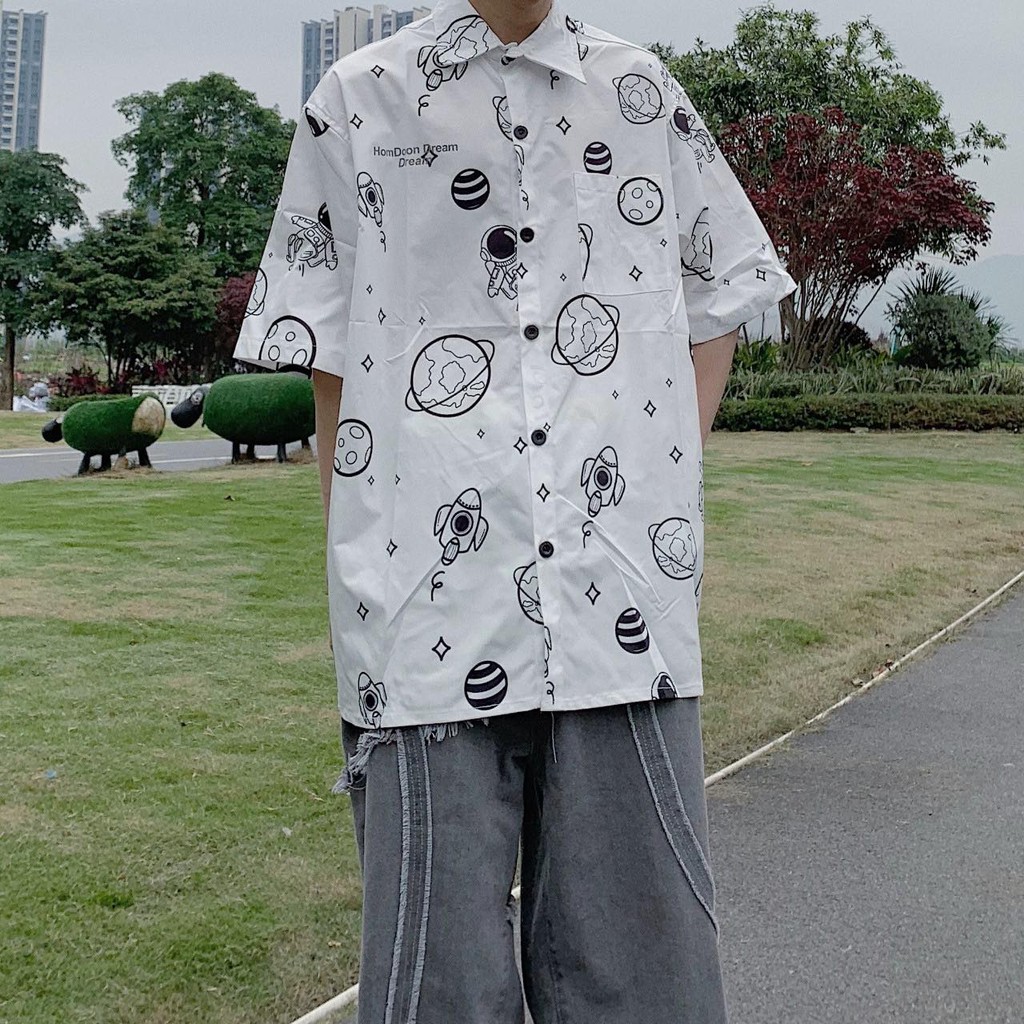 Áo sơ mi nam nữ đều mặc được kiểu tay lỡ form rộng Unisex in hình VŨ TRỤ có 2 màu