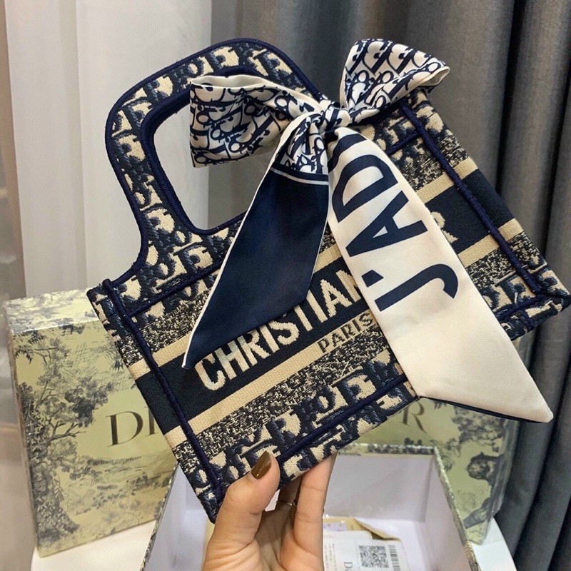 Túi chữ D fullbox kèm khăn