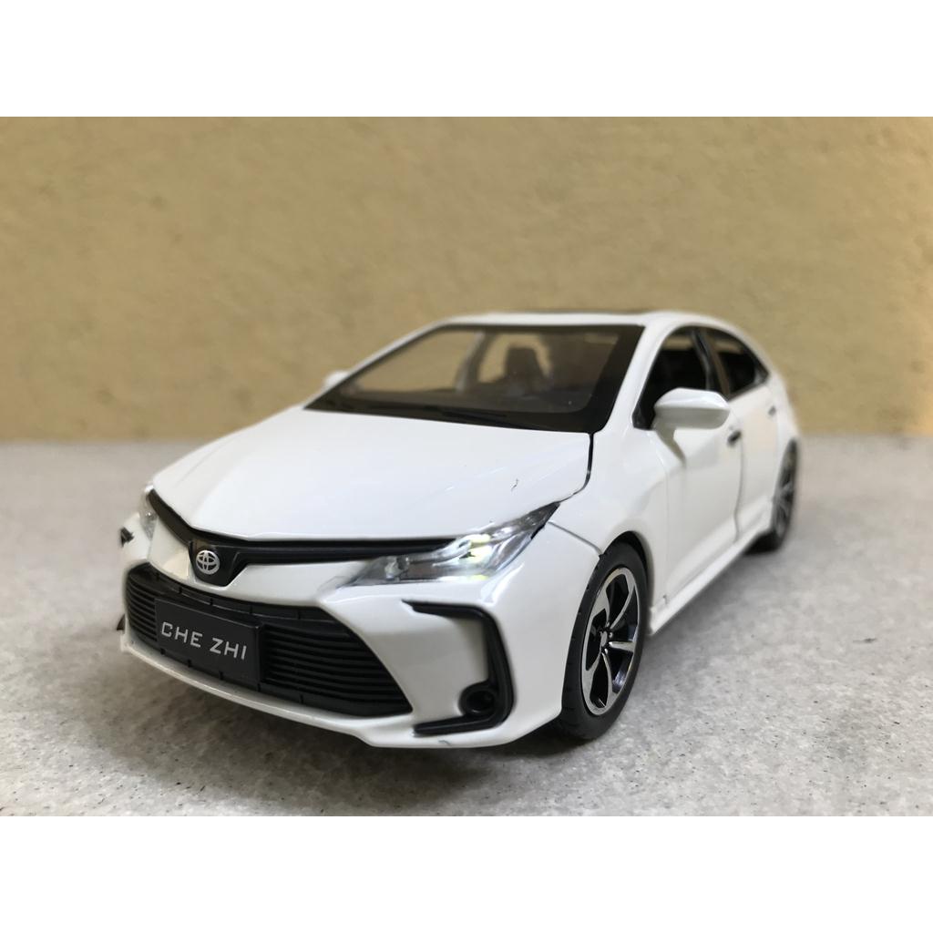 Mô hình xe ô tô TOYOTA Corolla 2021 - 1:32