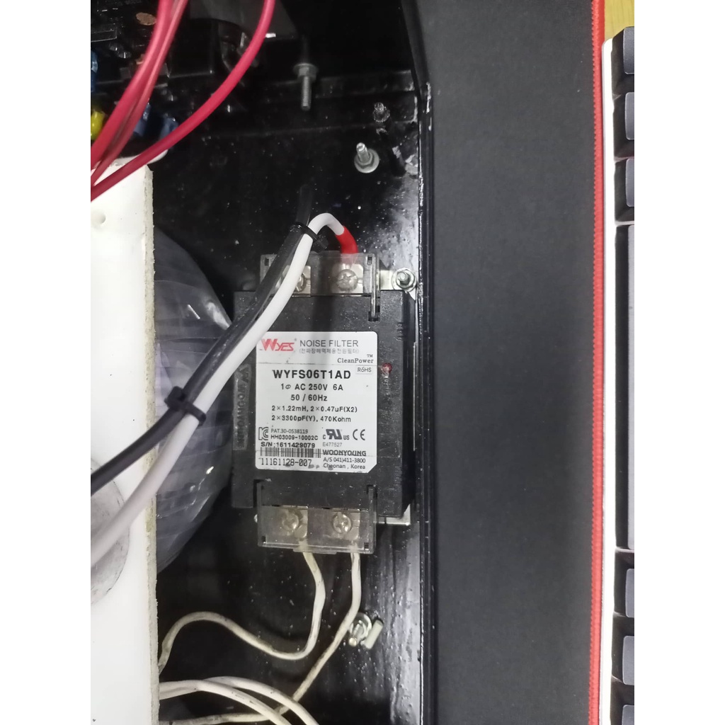Thiết bị xử lí nguồn điện, bảo vệ thiết bị điện sử dụng biến áp li xuyến và lọc nhiễu điện có mạch khởi động mềm