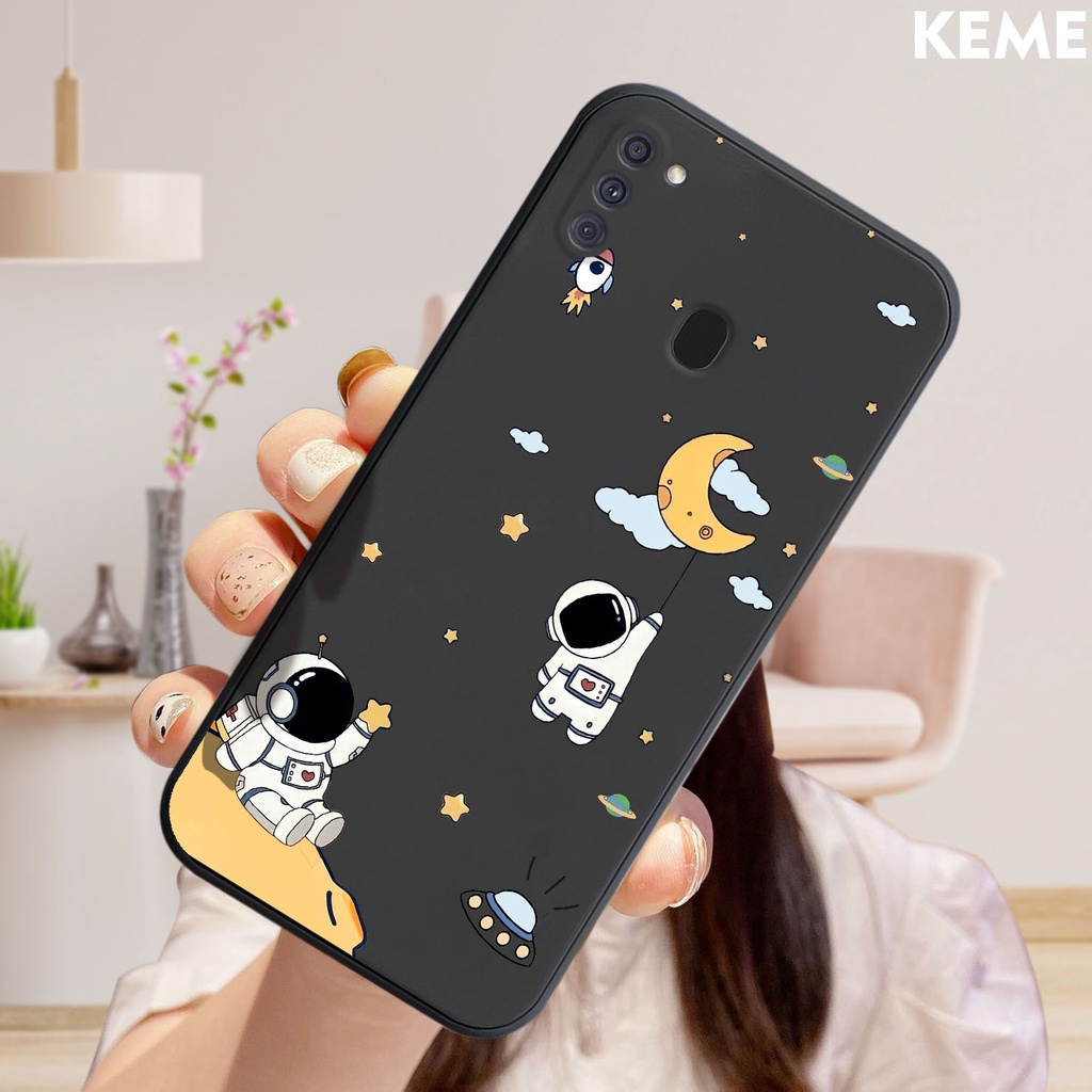 Ốp lưng Samsung A11 in hình nhà phi hành gia cute dễ thương