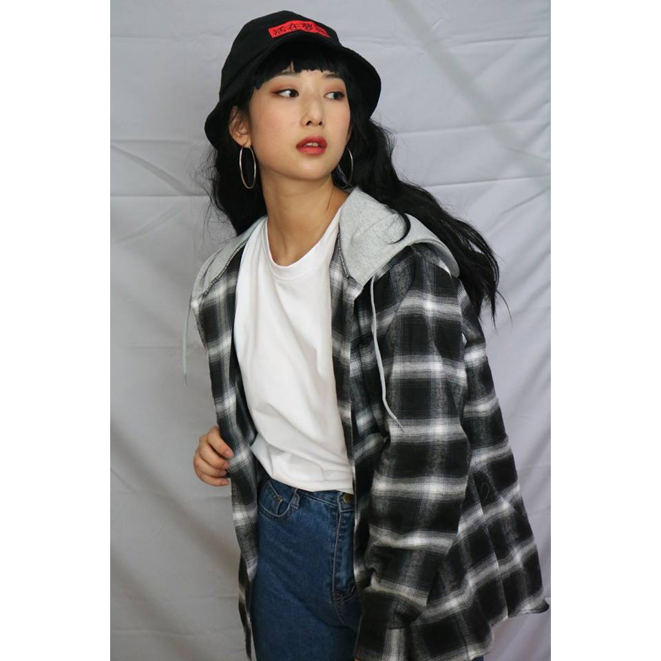 Flannel caro sọc đen trắng