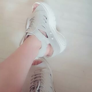 Giầy thể thao da lộn hở mũi độn đế 9cm