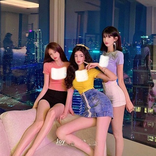 Áo kiểu croptop hoạt hình