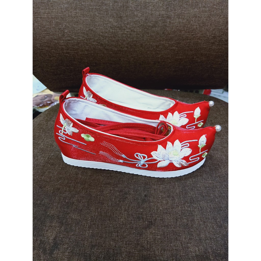 Giày cổ trang thêu hoa sen cao cấp 5cm - Giày thêu hoa cổ trang