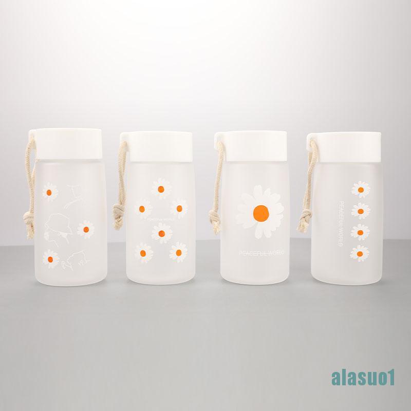 Bình Nước Nhựa In Họa Tiết Hoa Cúc Nhỏ Dễ Thương