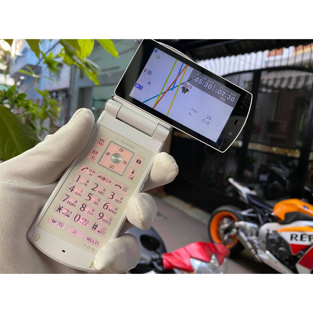 Điện thoại Nhật Fujitsu F-07B