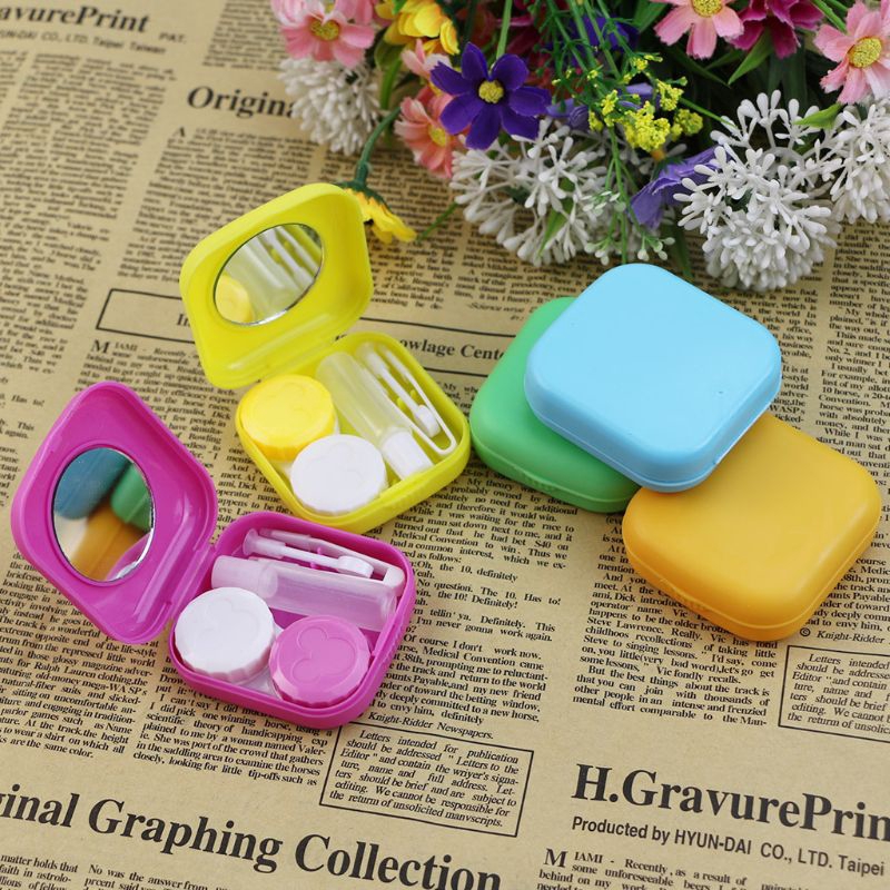 Hộp đựng kính áp tròng và các phụ kiện tích hợp gương tiện lợi dành cho đi du lịch