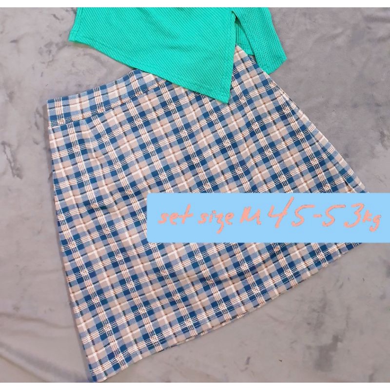 Áo thun,chân váy kiểu thanh lí cá nhân