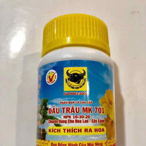 PHÂN BÓN LÁ ĐẦU TRÂU KÍCH THÍCH RA HOA 701 100g