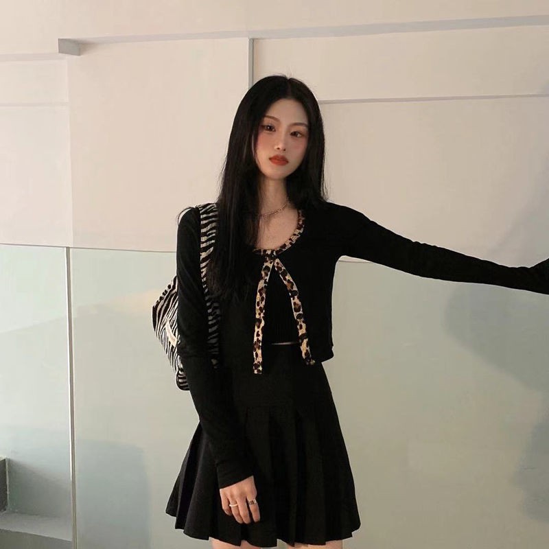 Áo khoác cardigan tay dài đen viền da beo báo croptop form ngắn có nút cúc cài ulzzang