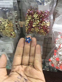 Đá hoa mai đính móng