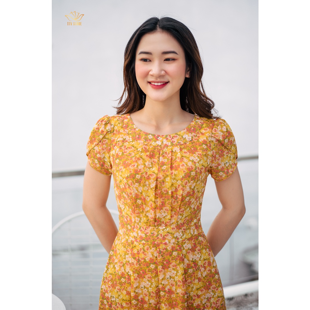 Jump trung niên dạo phố ngắn - Cổ tròn tay đắp - Vàng hoa - TTV842 TTV Store