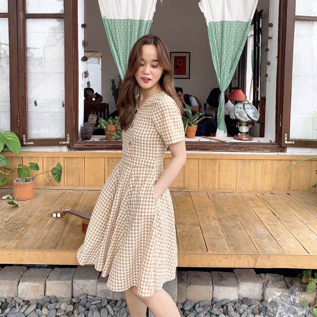 Váy kẻ Caro vàng nâu