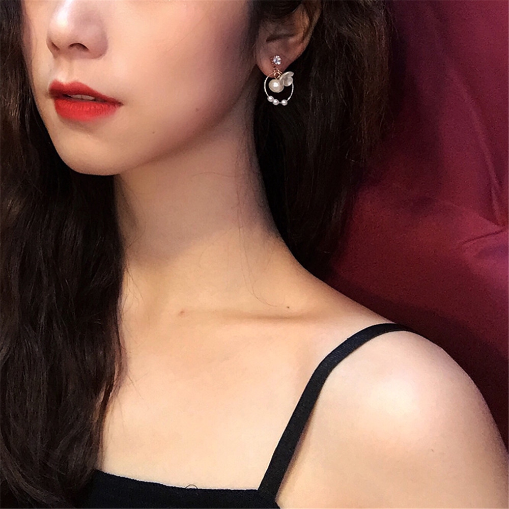 Bông Tai Hình Hoa Đính Ngọc Trai Thanh Lịch