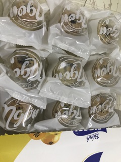 bánh đậu đỏ - trứng muối