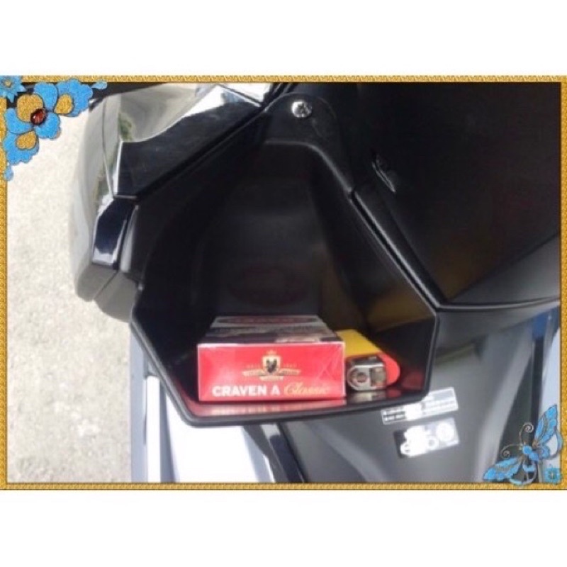 Hộc đựng đồ (giỏ cạnh) bằng nhựa đen/cacbon dành cho xe Air blade 20