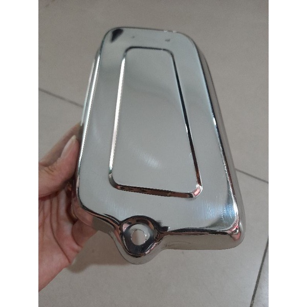 Nắp cốp inox xe 67