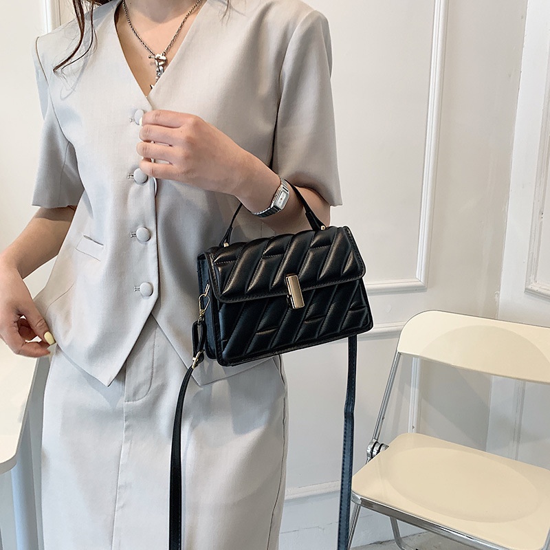 Túi Xách JASMIN NOIR Tote Hai Dây Có Khóa In Họa Tiết Sọc Thời Trang Dành Cho Nữ