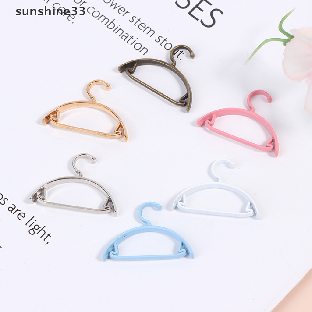 Set 4 Móc Treo Đồ Mini Bằng Kim Loại Phong Cách Retro Cho Nhà Búp Bê 1 / 12