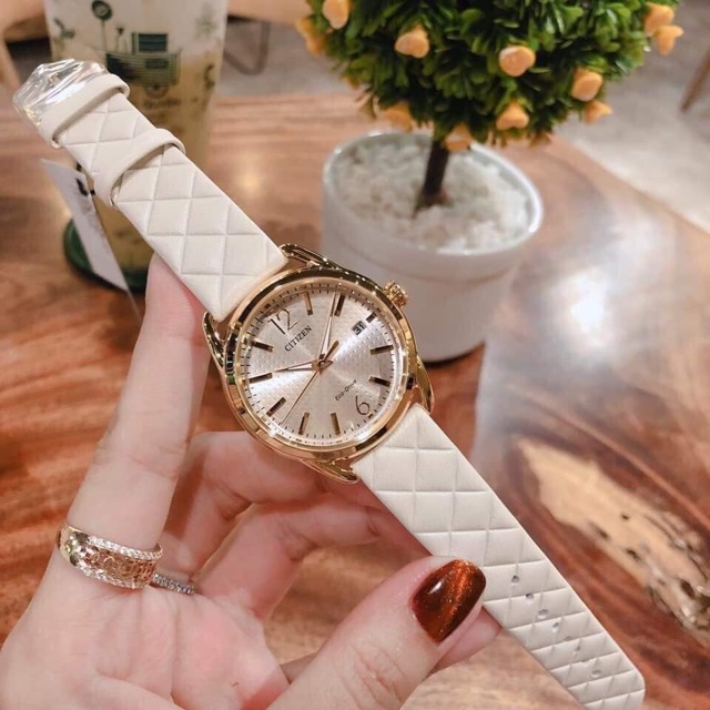 Đồng hồ nữ Citizen FE6082-08P 35mm máy Eco Drive năng lượng mặt trời, viền gold, kính khoáng chống trầy, dây da