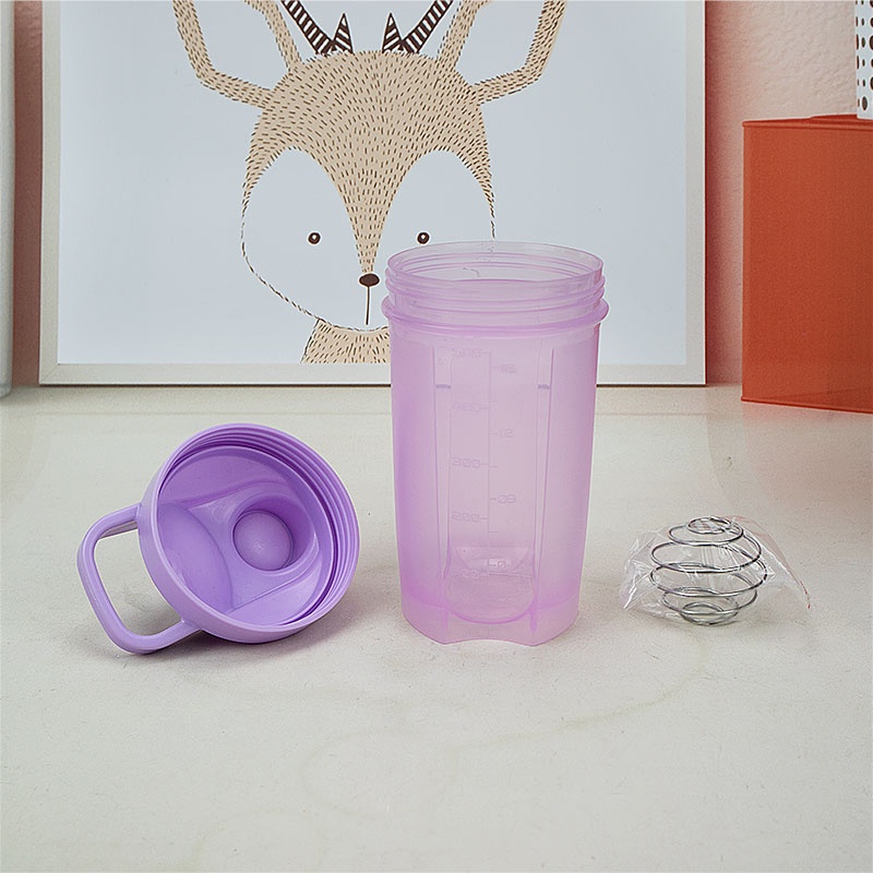 Bình lắc protein thể thao thể hình 500ml bằng nhựa có vạch đo chống rò rỉ tiện dụng kèm 1 bóng khuấy bằng thép không gỉ