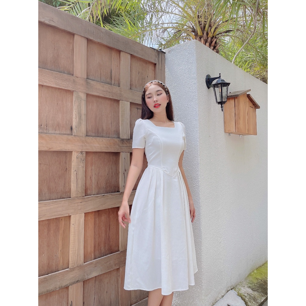 Đầm Ladonna C526 xếp ly bên eo tay ngắn trẻ trung Cin House