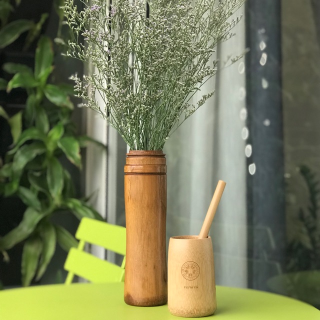 Lọ hoa tre trang trí
