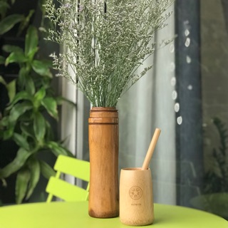 Lọ hoa tre trang trí