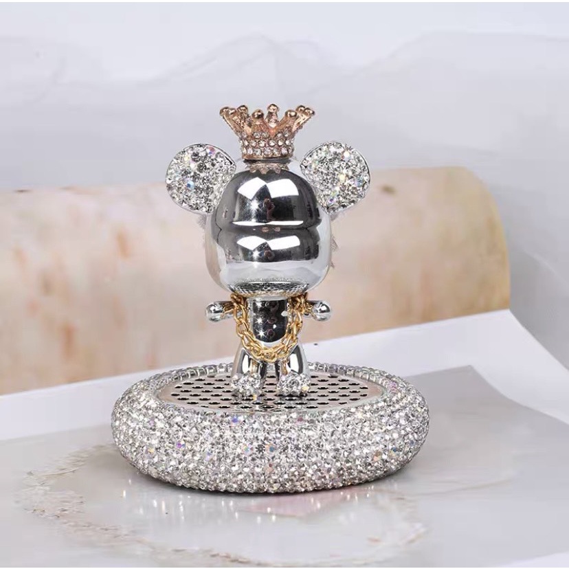 Bear Diamond Pefume Để Taplo Ô Tô , Trang Trí Taplo Xe Hơi BearBrick Sáp Thơm Cao Cấp