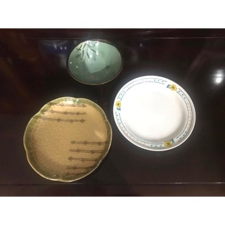 Gốm ơi xin chào các bạn,  Nhiều mẫu xinh xắn lắm, giá rất mềm luôn. Các mẫu chén, dĩa, ly giá chỉ từ 20k - 70k thôi đóo