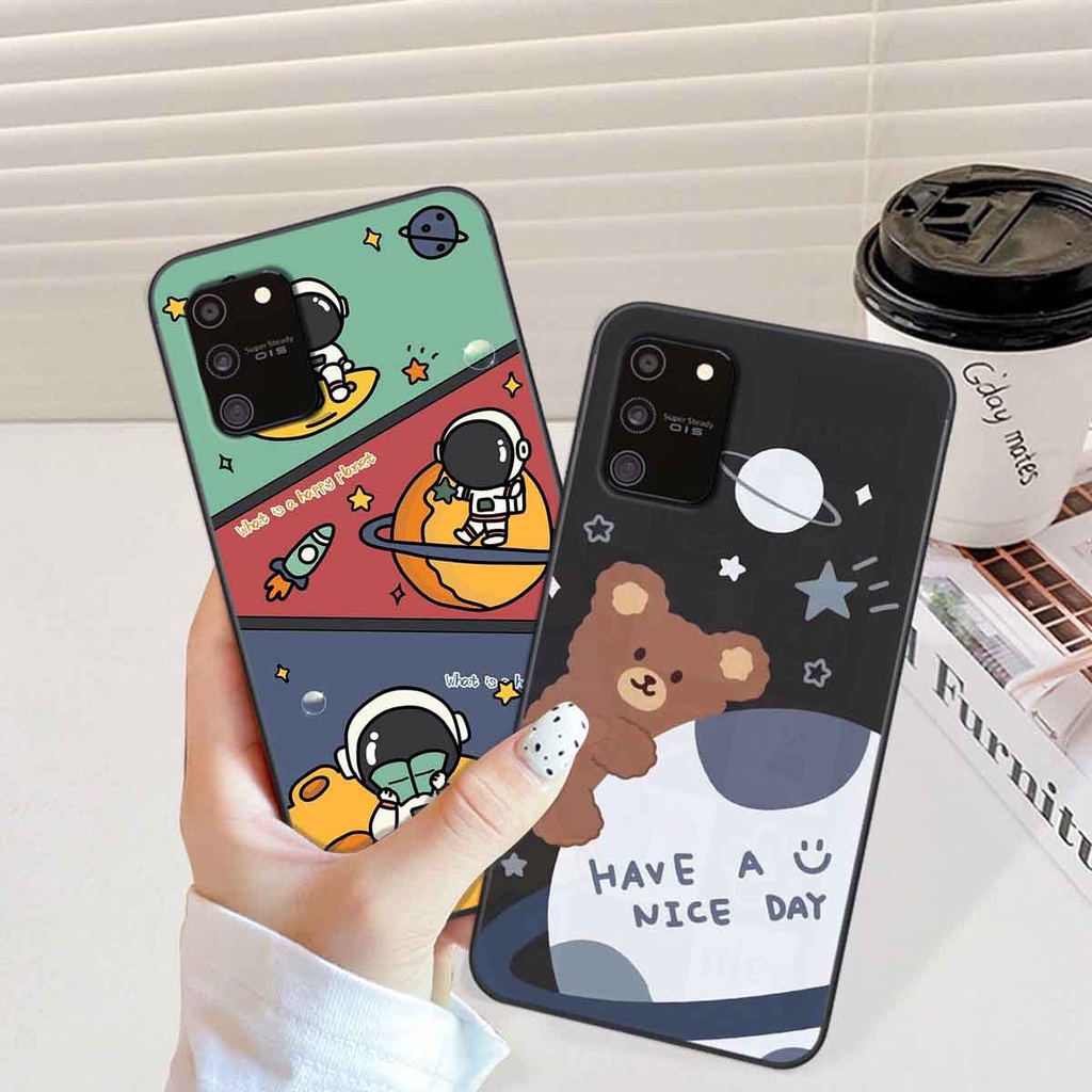 Ốp Samsung S10 Lite in hình vũ trụ, phi hành gia bầu trời cute dễ thương